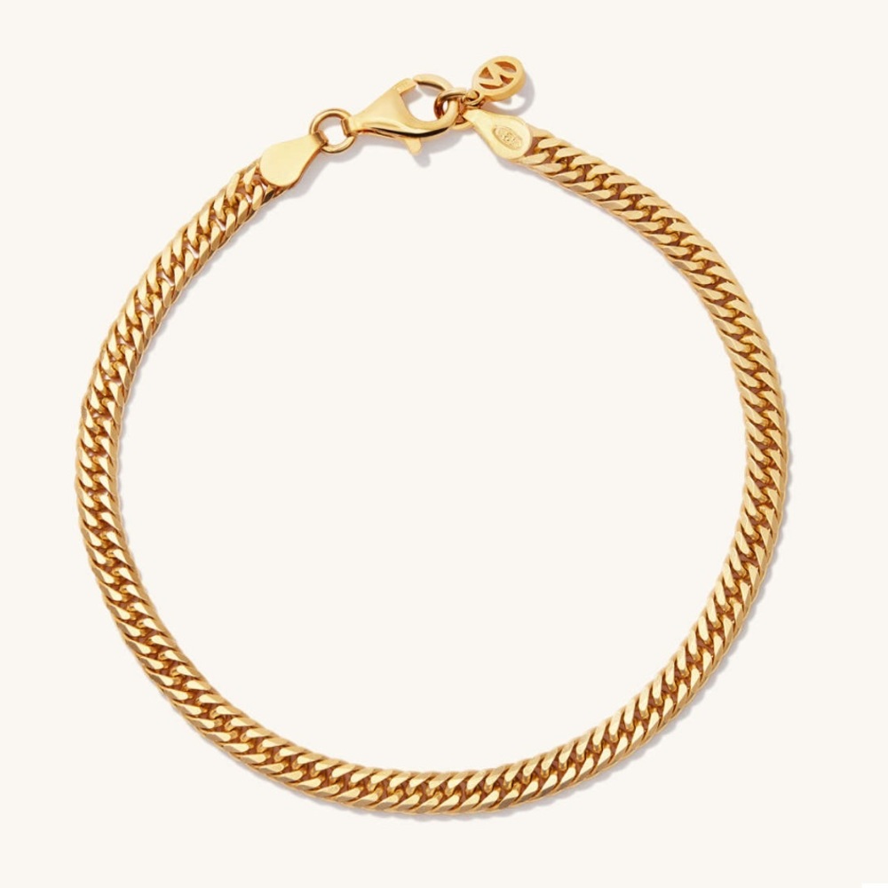 Elegant Gold Chain Bracelet
